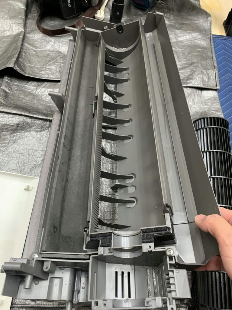 綺麗になった富士通のエアコンのドレンパン