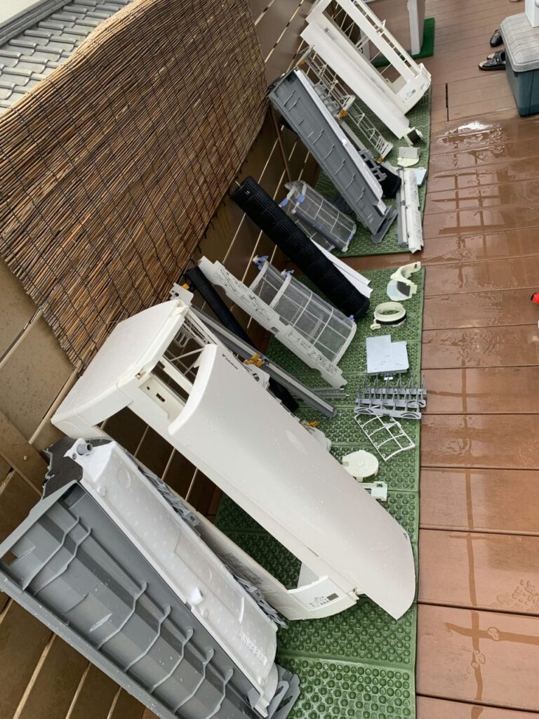 エアコン完全分解洗浄の施工事例：ダイキン（DAIKIN）型番：S22RTCXS-Wのアイキャッチ画像
