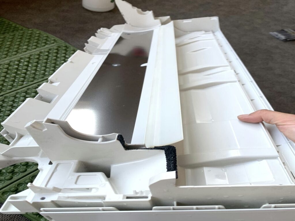 綺麗になった日立のエアコンのドレンパン