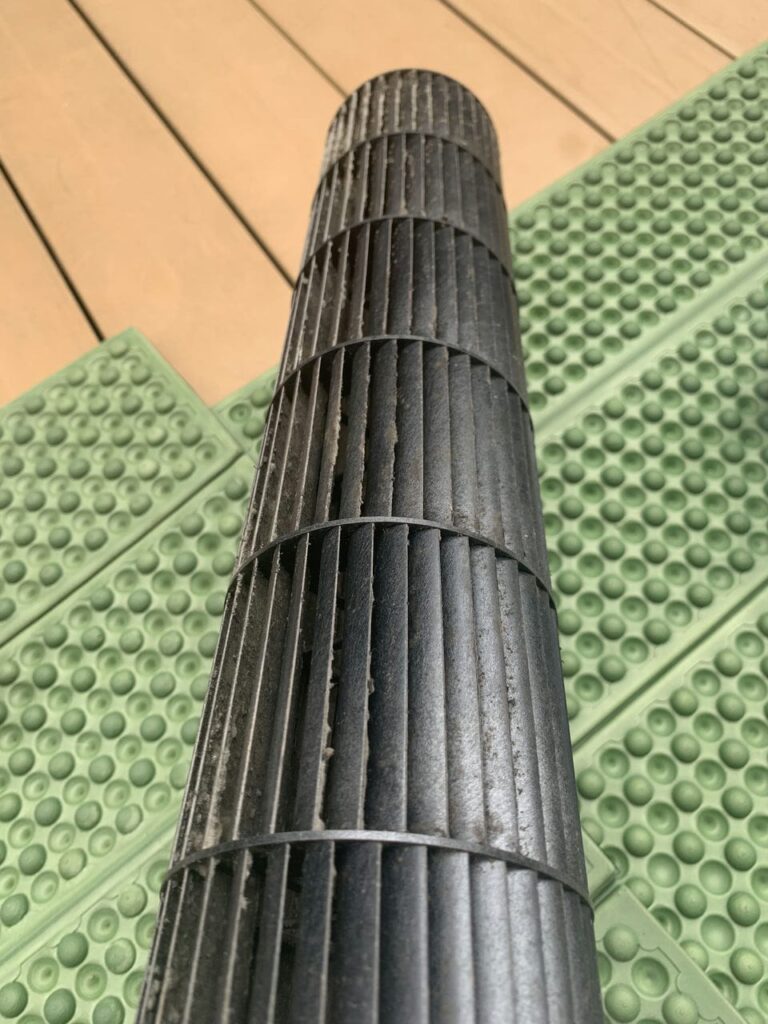 汚れている三菱電機のエアコンの送風ファン