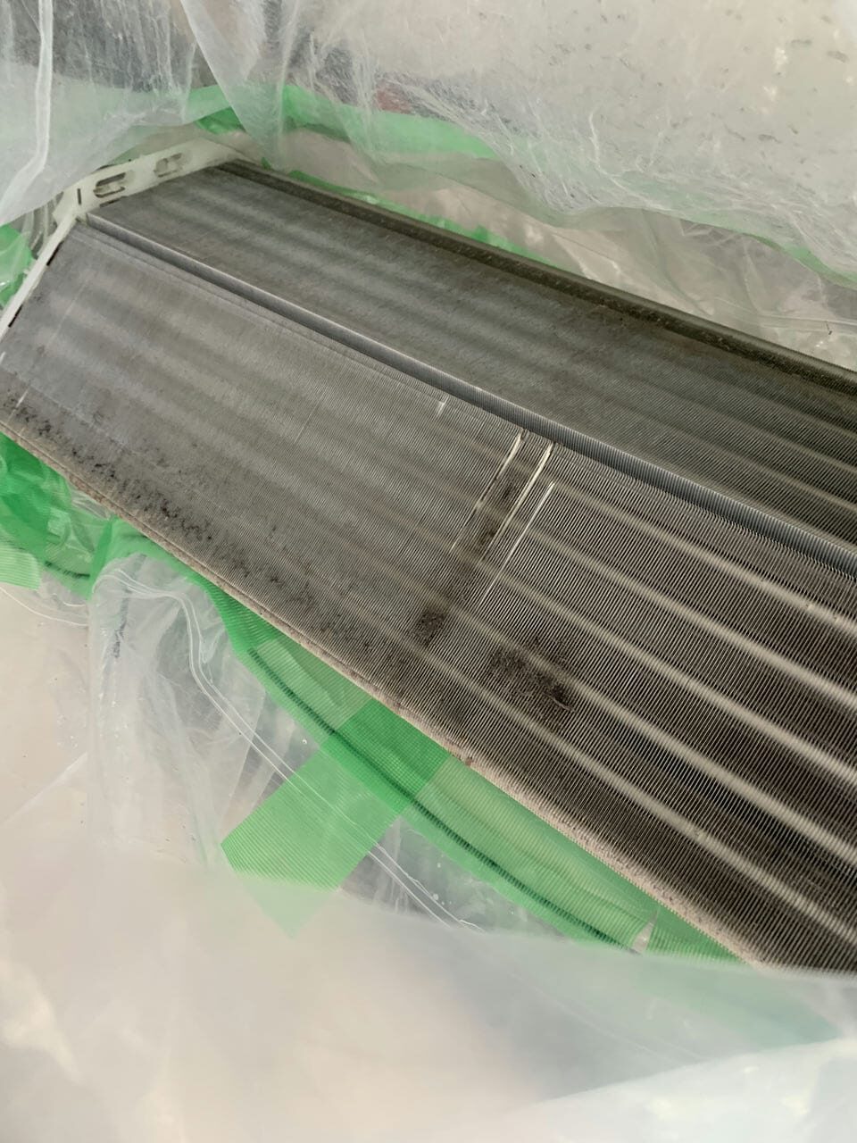 汚れている三菱電機のエアコンの熱交換器