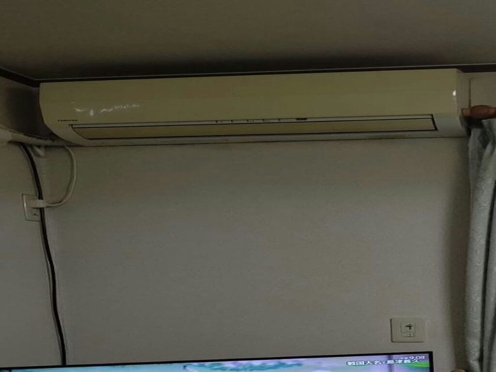エアコン完全分解洗浄の施工事例：東芝（TOSHIBA）型番：RAS-502SAXのアイキャッチ画像