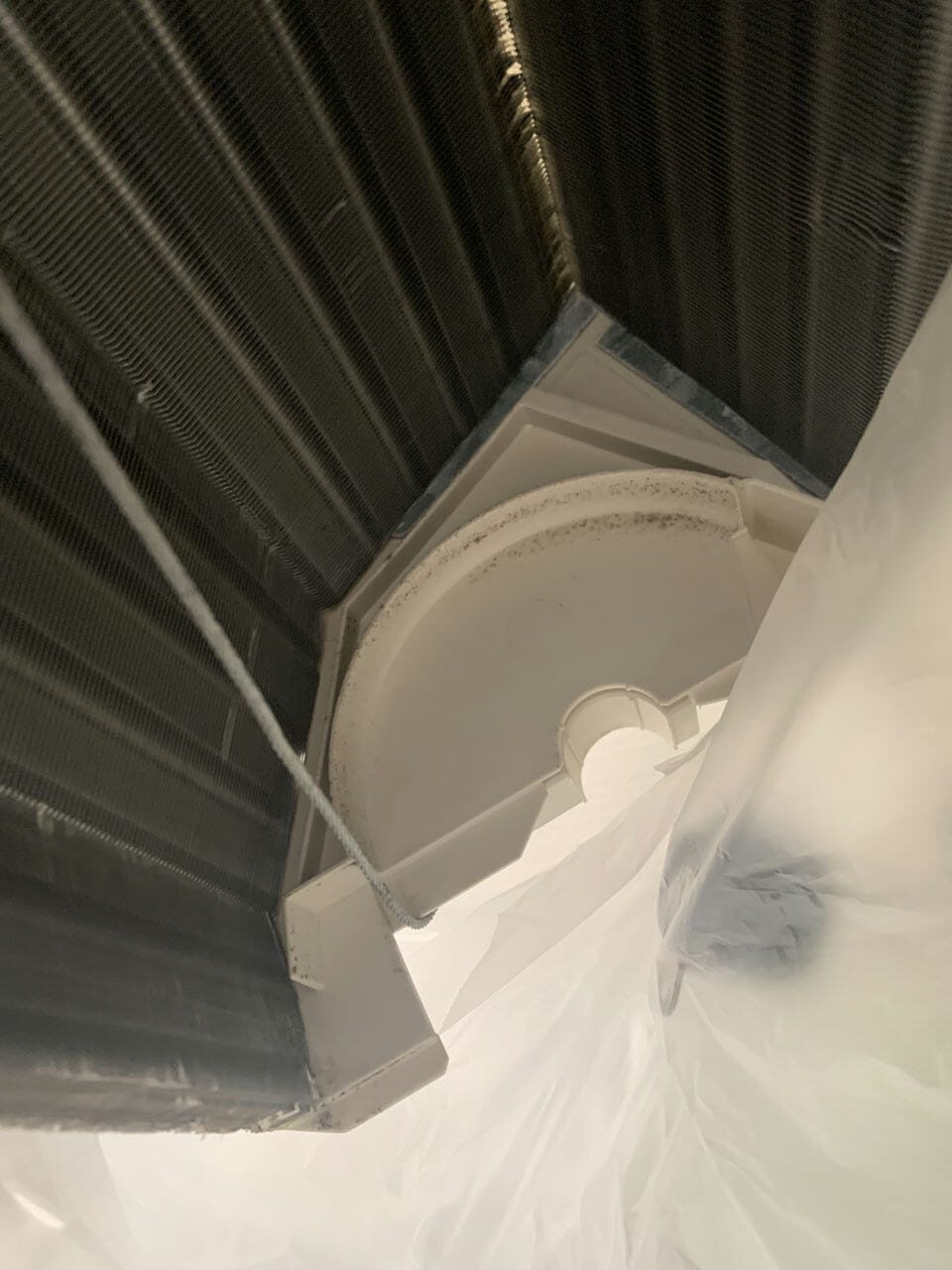 汚れているダイキンのエアコンの熱交換器