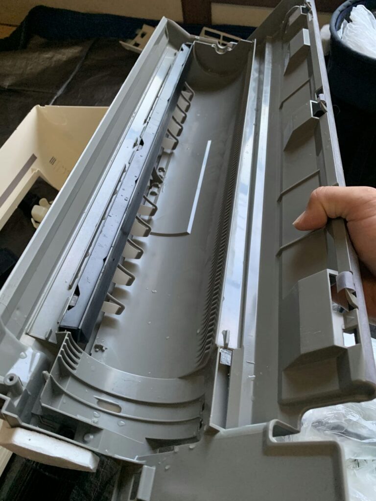 綺麗になったダイキンのエアコンのドレンパン