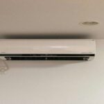 型番RAS-E40E2の日立のエアコンの外観