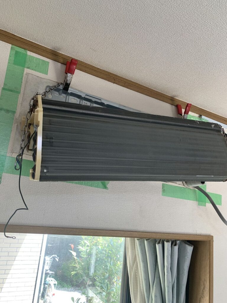 エアコン完全分解洗浄の施工事例：日立（HITACHI）型番：RAS-S40B2のアイキャッチ画像