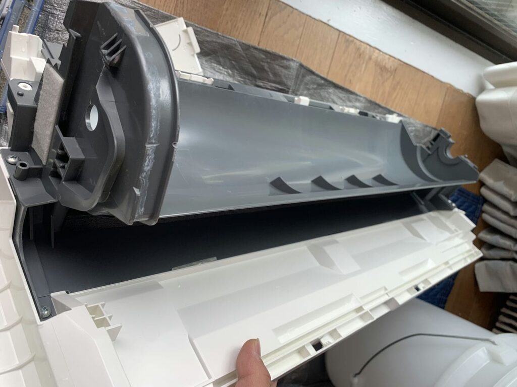 綺麗になった三菱電機のエアコンのドレンパン