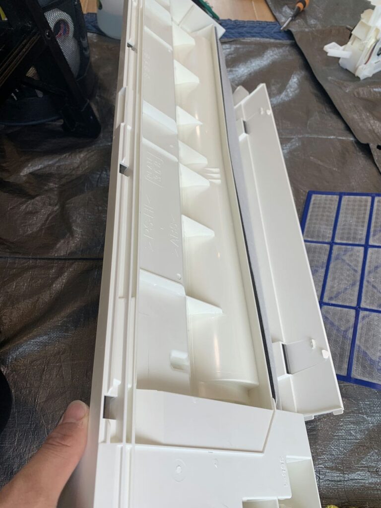 綺麗になった三菱電機のエアコンのケーシング
