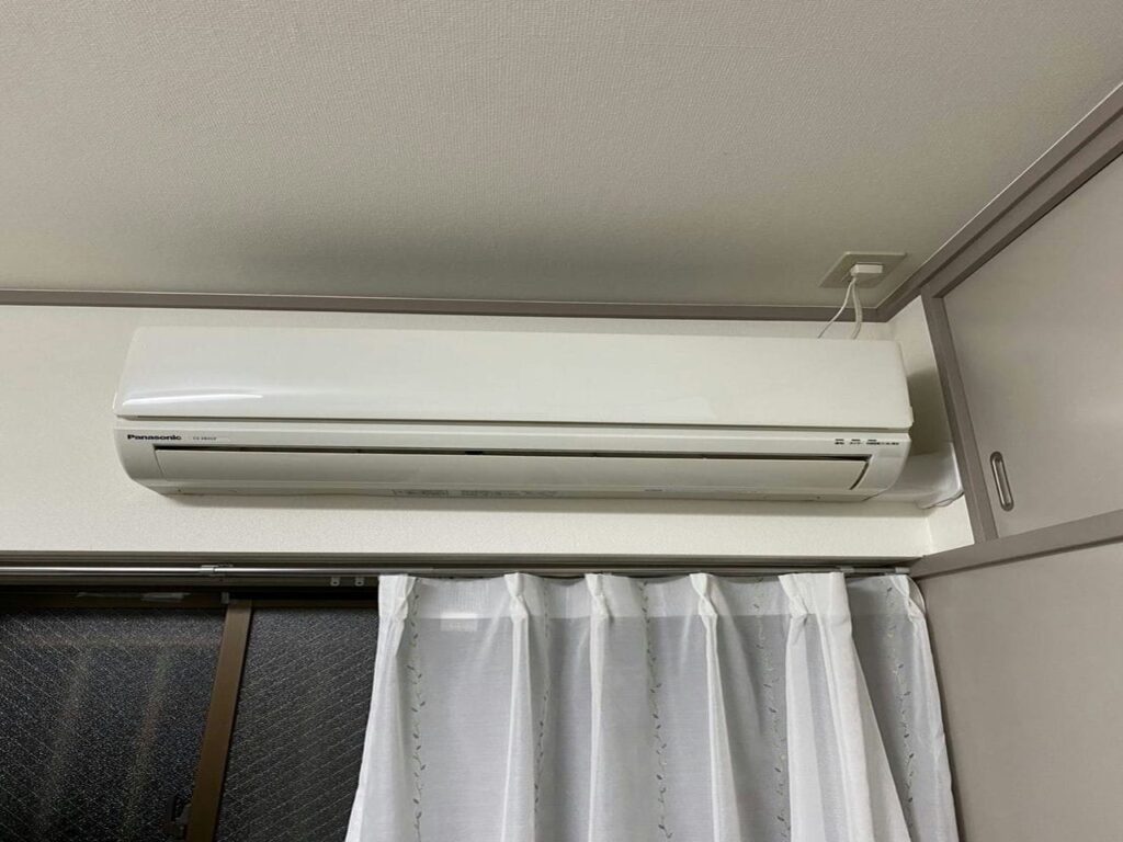 エアコン完全分解洗浄の施工事例:パナソニック(Panasonic)型番:CS-282CF-Wのアイキャッチ画像