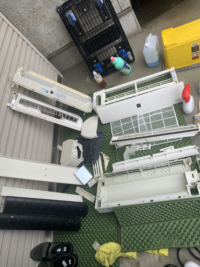 綺麗になったシャープのエアコンの全体部品