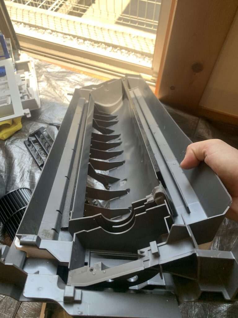 綺麗になった富士通のエアコンのドレンパン