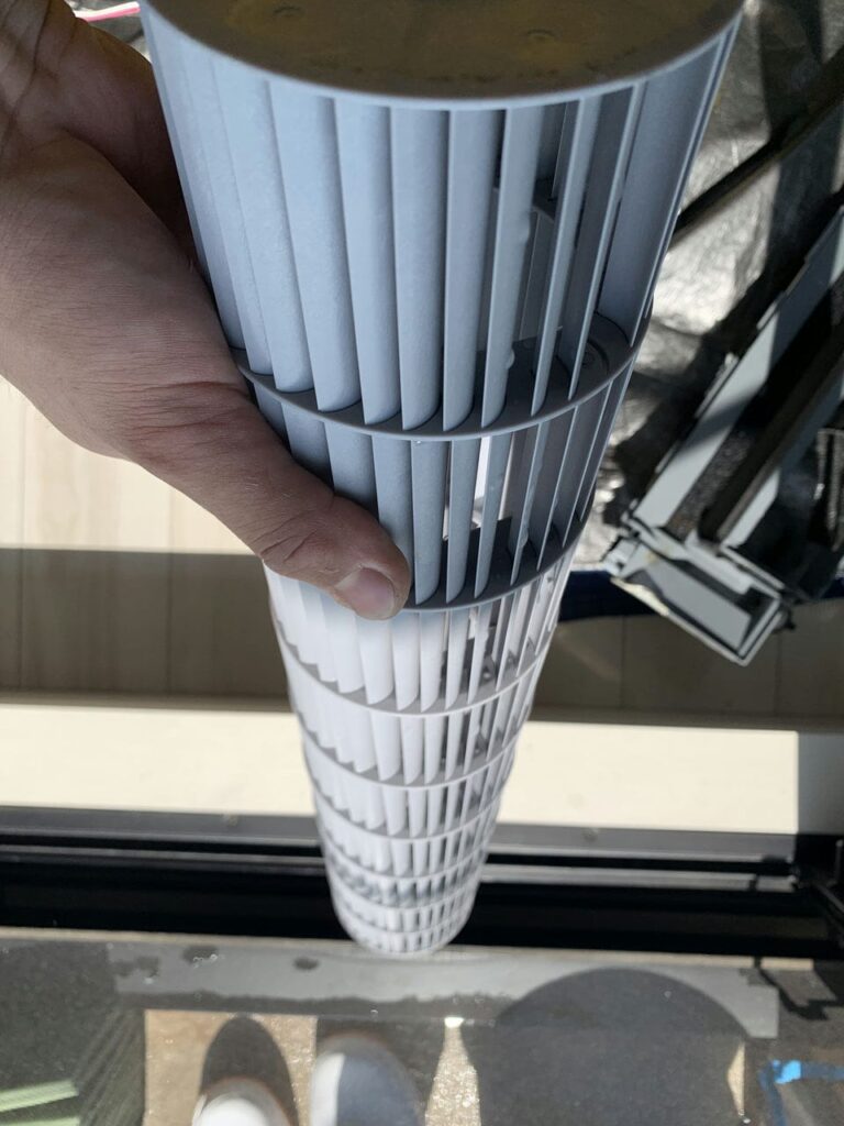 綺麗になった日立のエアコンの送風ファン