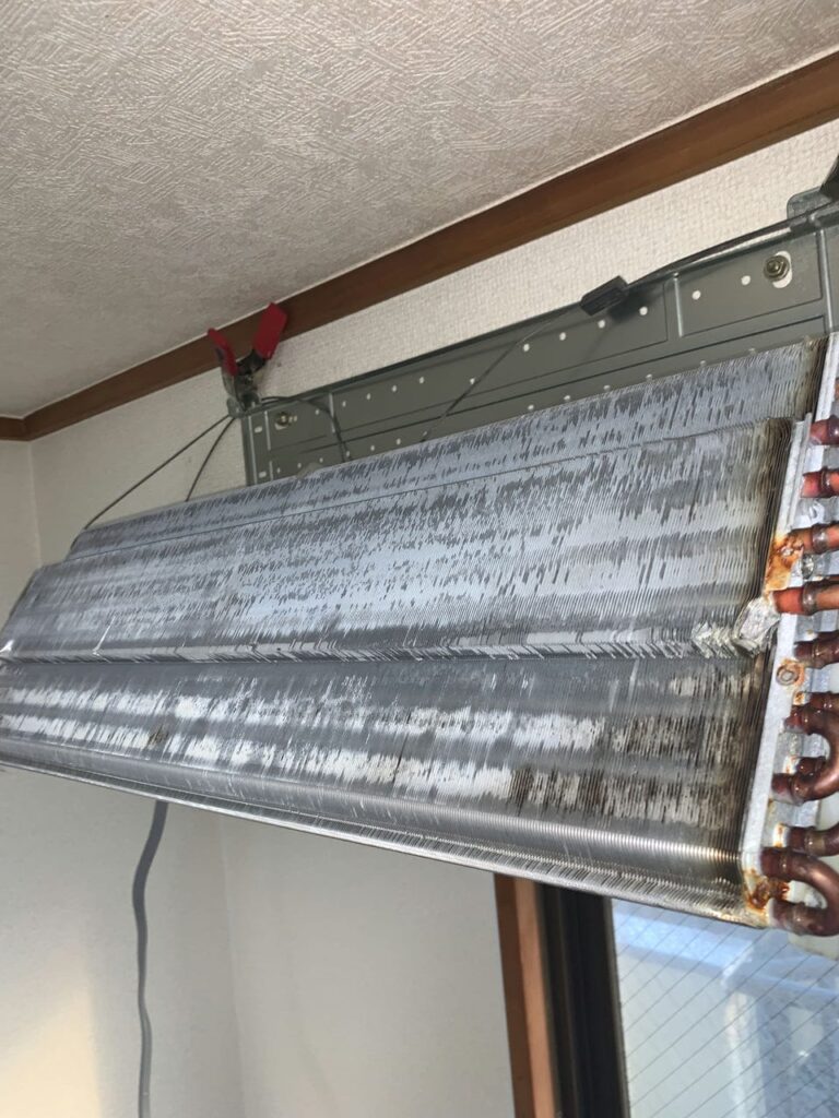 汚れているコロナの熱交換器