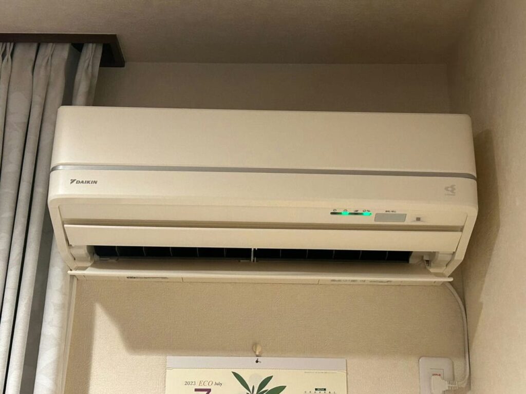 横浜市 | 賃貸退去でエアコンから風が出ない！完全分解クリーニング事例のアイキャッチ画像
