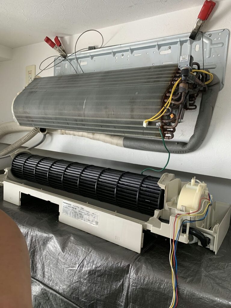 綺麗になったパナソニックのエアコンの熱交換器とファン