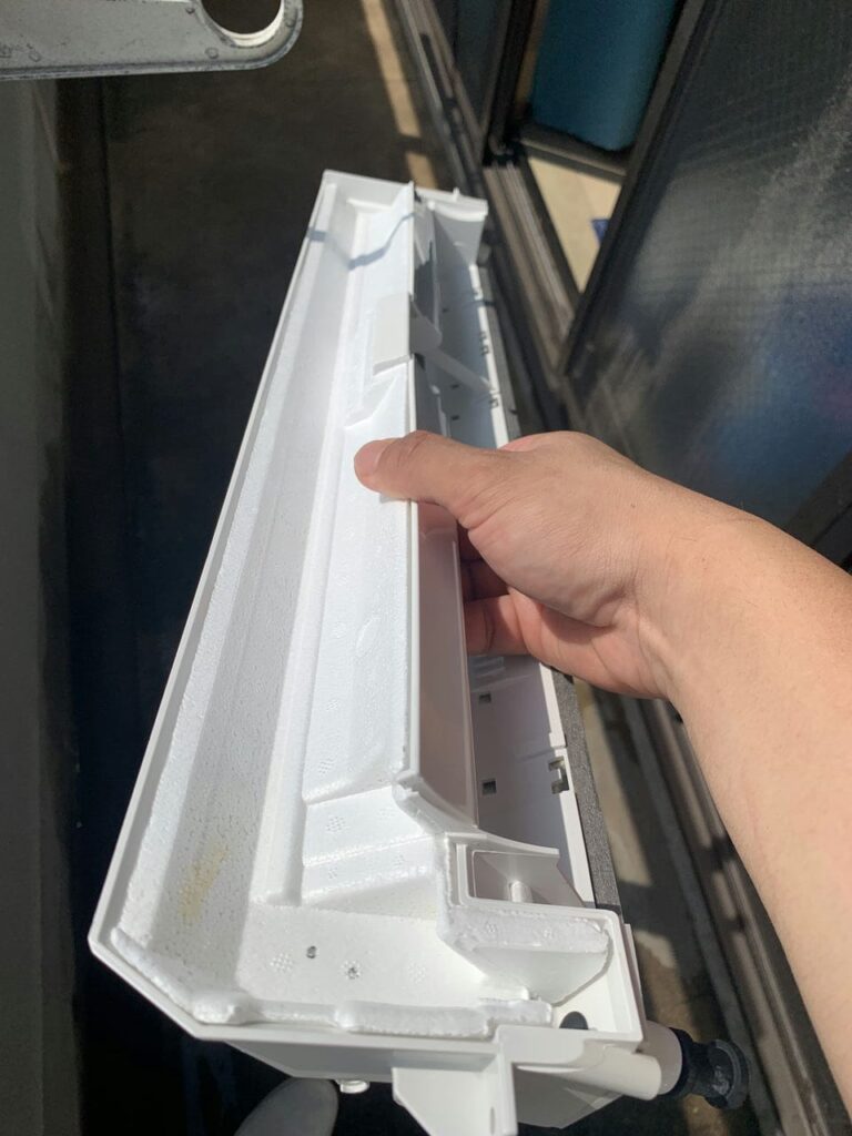 綺麗になったシャープのエアコンのドレンパン