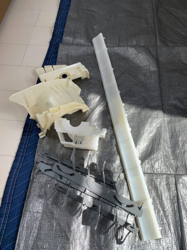 綺麗になったダイキンのエアコンのドレンパン 綺麗になったダイキンのエアコンのファン部品