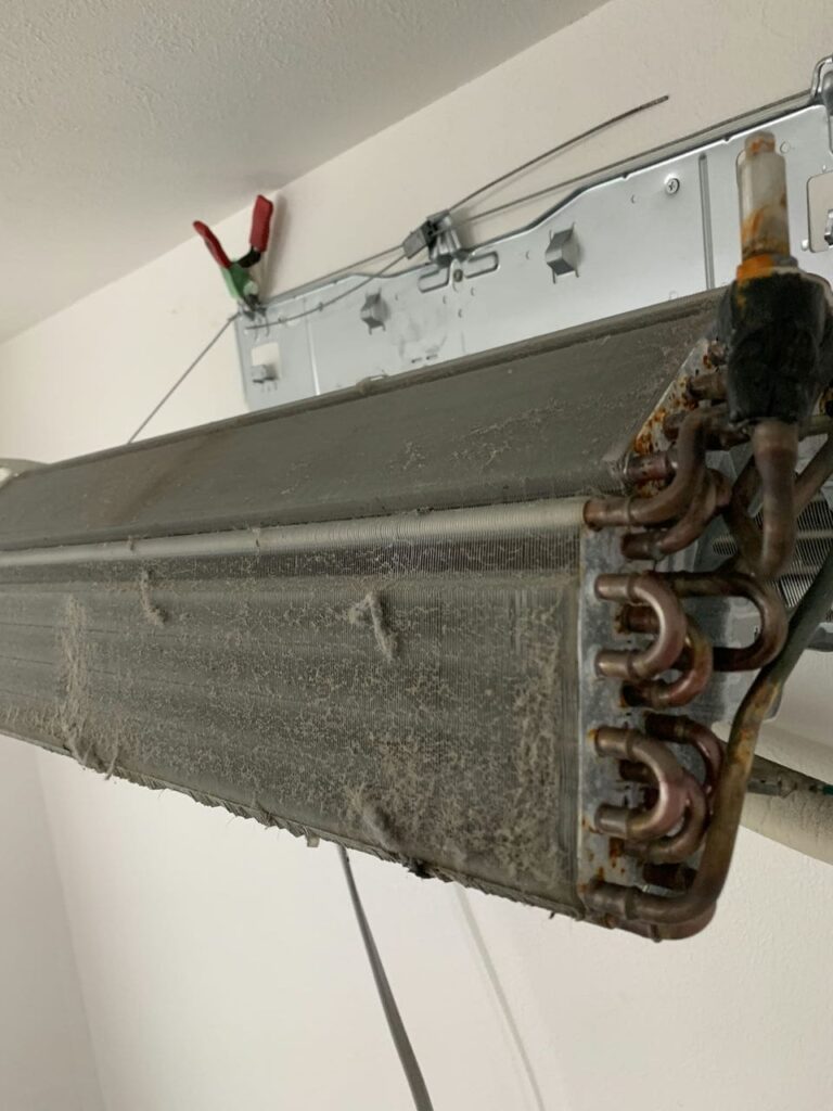 汚れている三菱電機のエアコンの熱交換器