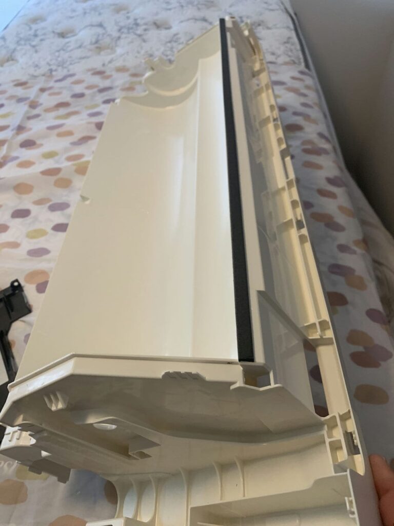 綺麗になった三菱電機のエアコンのケーシング