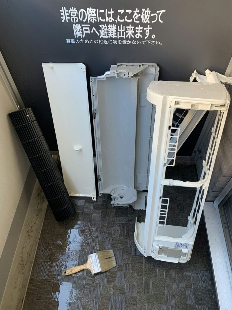 綺麗になった完全分解されたパナソニックのエアコン