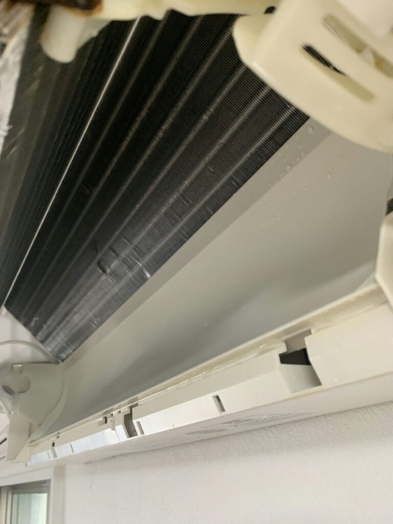 綺麗になったシャープのエアコンの熱交換器