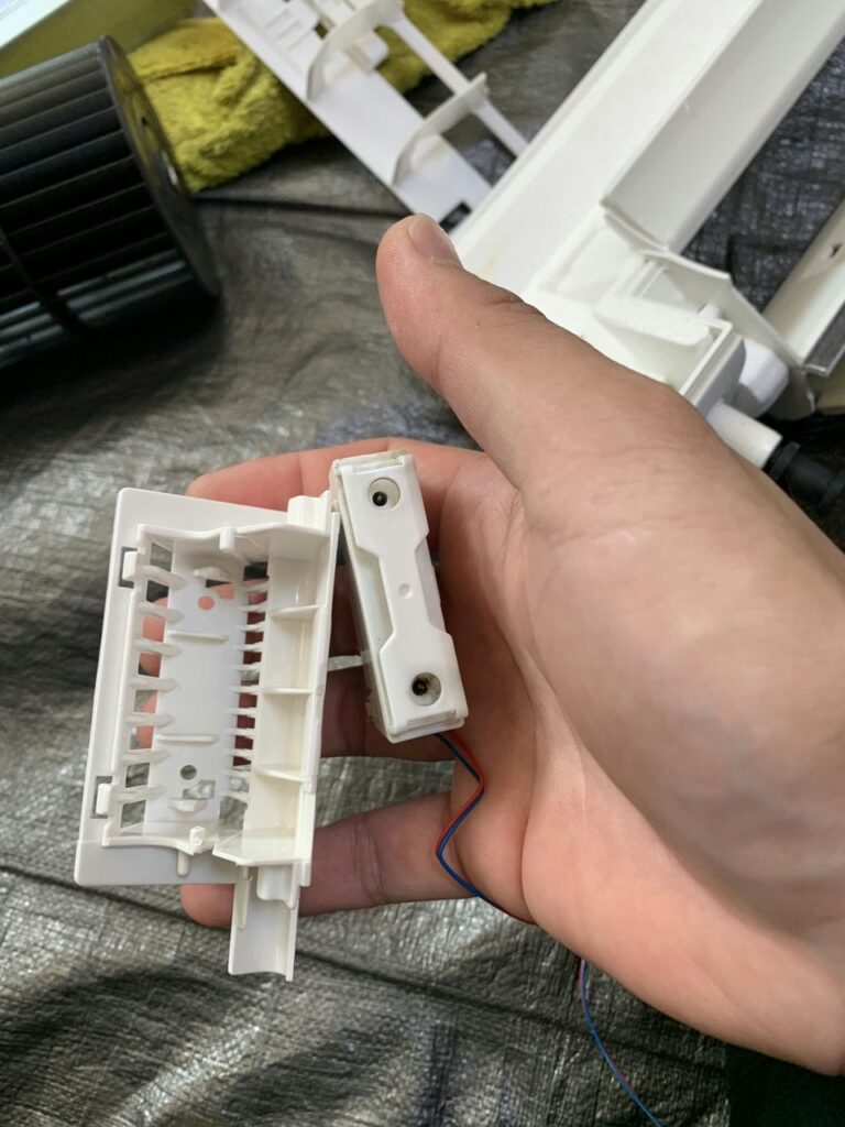 綺麗になったシャープのエアコンの部品
