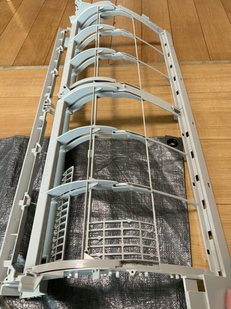 綺麗になった東芝のエアコンのフィルター部品