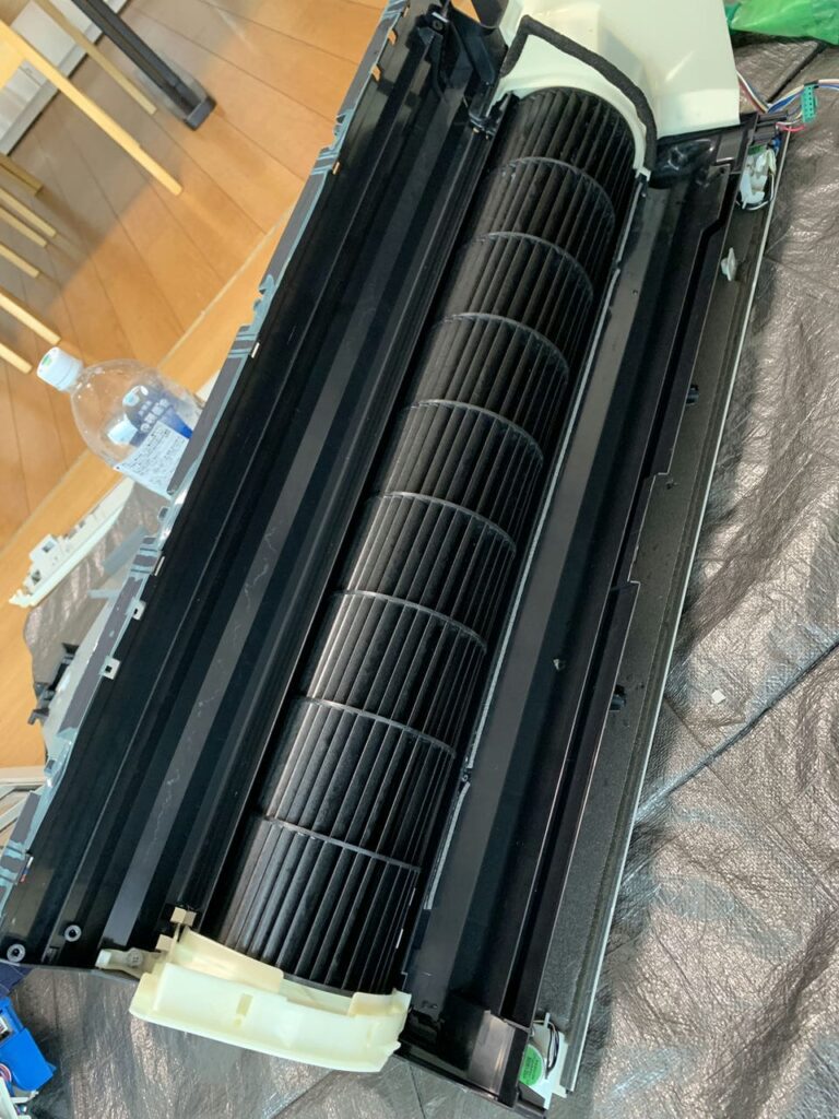 綺麗になった東芝のエアコンの送風ファン