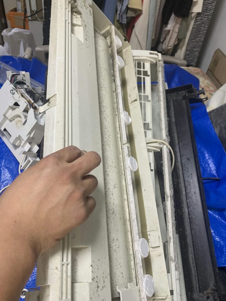 汚れているコロナの前面パネル