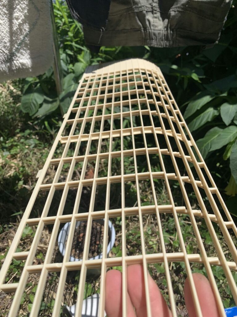 清掃後のナショナルエアコン部品