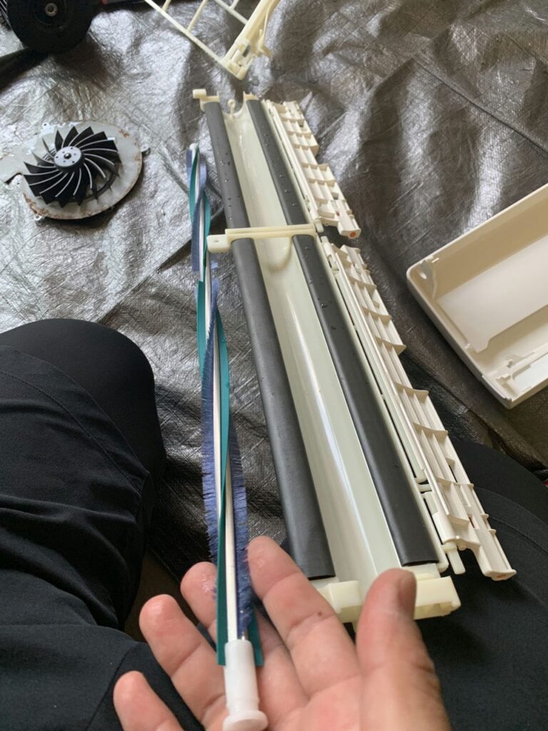 綺麗になったシャープのお掃除機能の部品