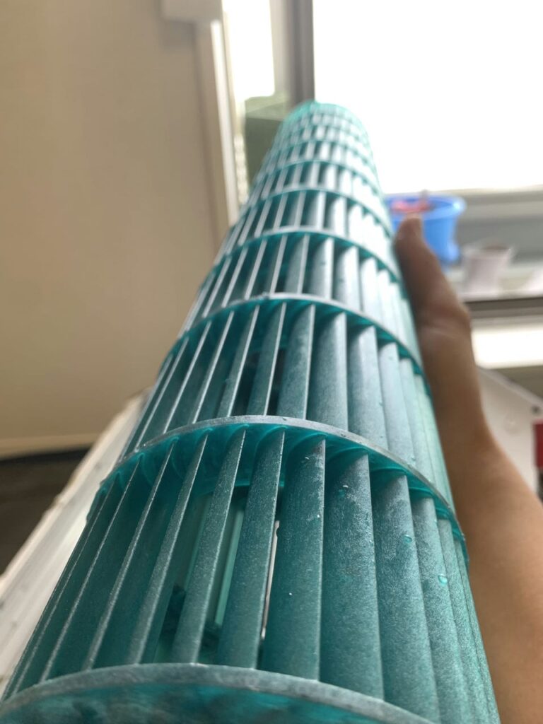 綺麗になったシャープのエアコンの送風ファン
