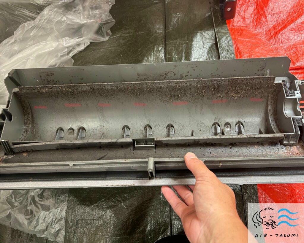 部分洗浄で残ったカビ、汚れ