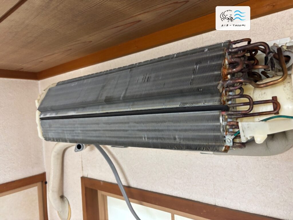 洗浄前の富士通ゼネラルエアコン AS-229EE7 の熱交換器