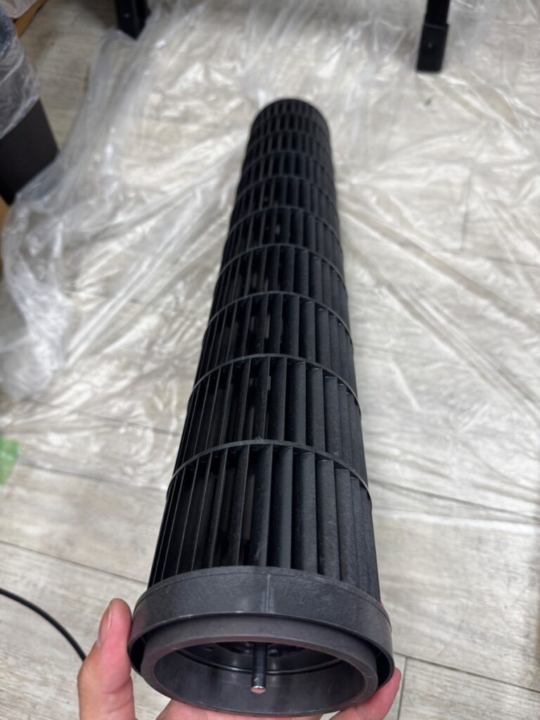 洗浄後のダイキンエアコン F22ZTES-W の送風ファン