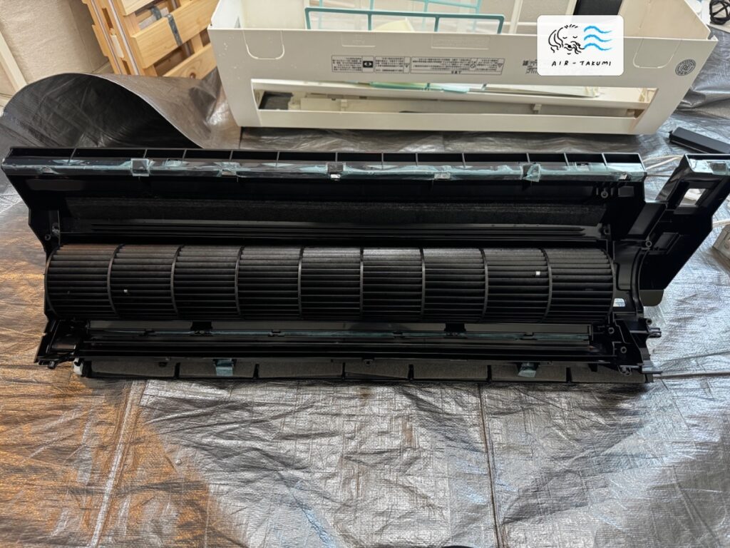 洗浄後の東芝エアコン RAS-2519T(W) の送風ファン
