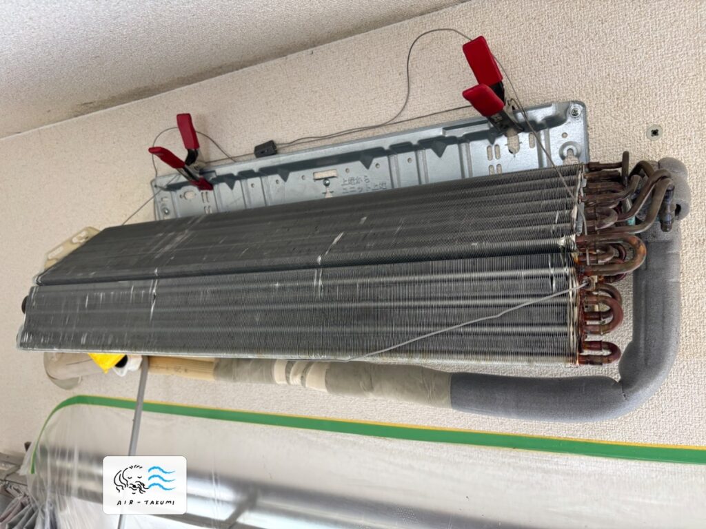 洗浄後の日立エアコン RAS-A28D(W) の熱交換器