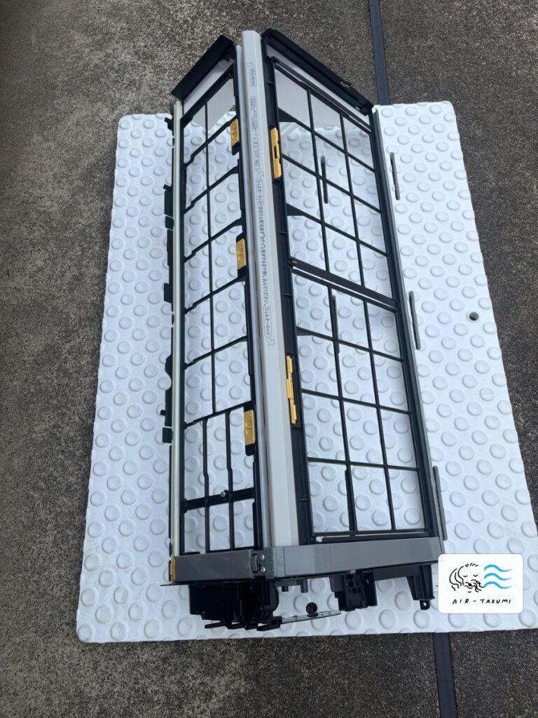 洗浄後の日立エアコン RAS-X80L2(W) のフィルター