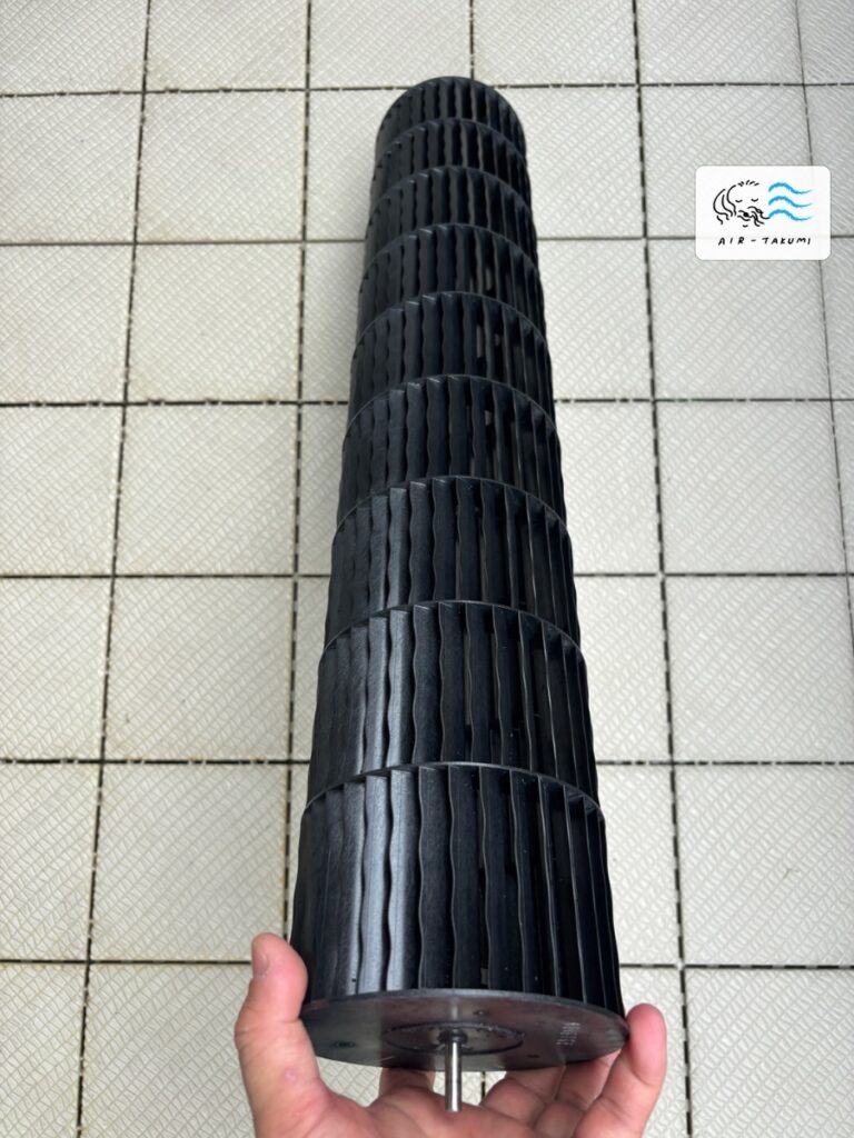 洗浄後の日立エアコン RAS-ZJ25N(W) の送風ファン